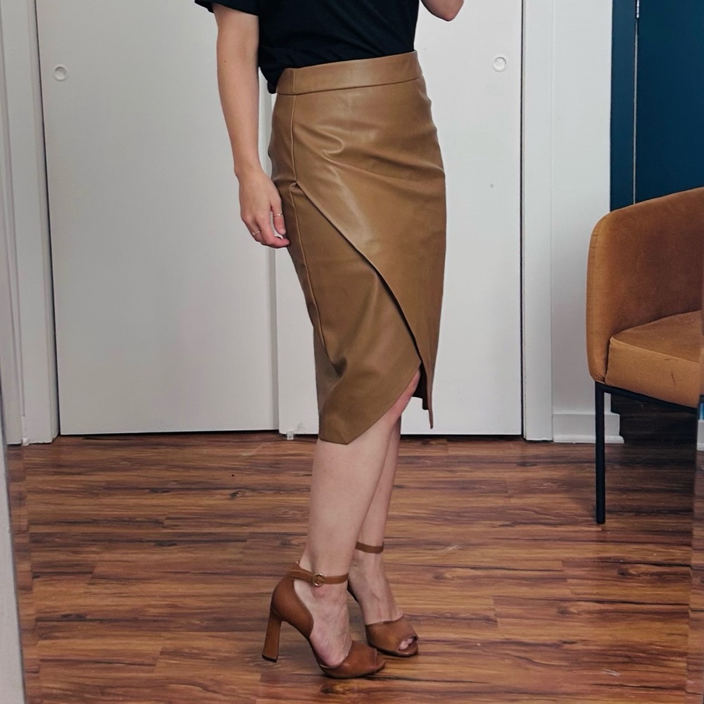 Rw&Co mid calf pencil skirt in faux leather